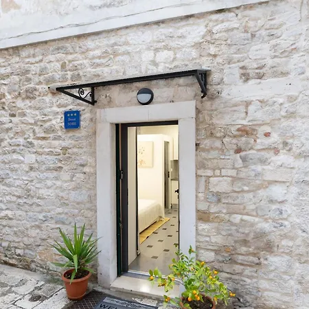 Apartamento Lena's In Palace Split