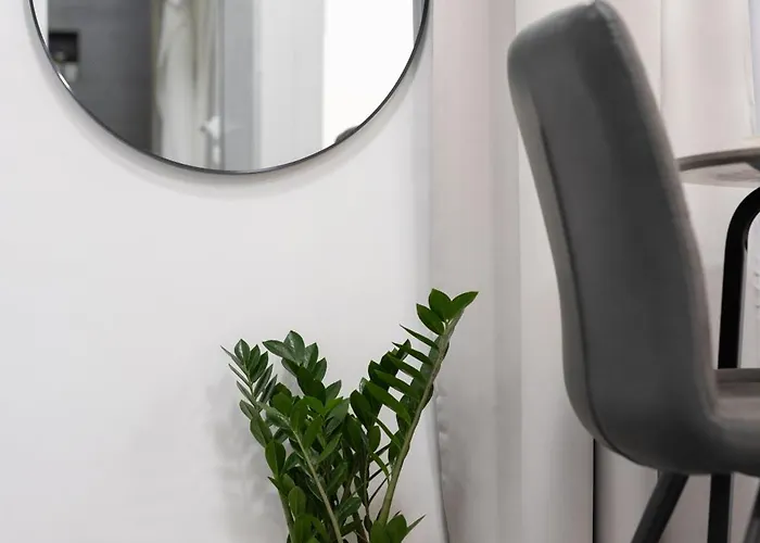 Lena's In Palace Apartmán *