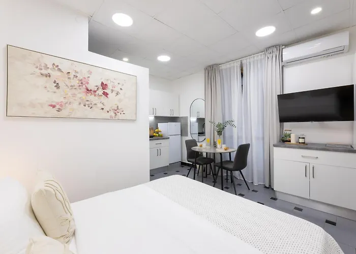 Lena's In Palace Appartement *